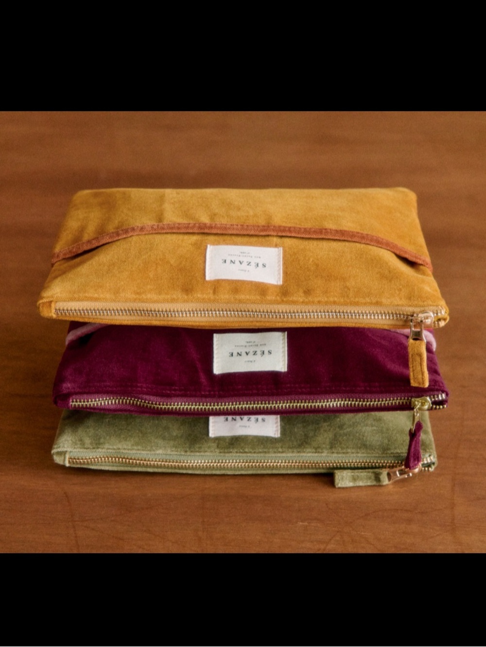 Sezane Clutch Velvet Gold